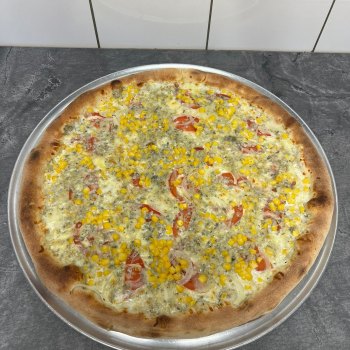 19. Viola - bílý základ, mozzarella, rajčata, kukuřice, cibule, Quattro Formaggi (1, 7) - foto č. 19