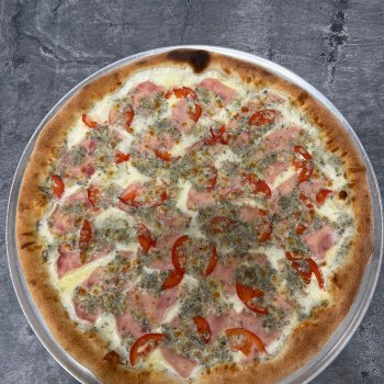 18. Maxi - bílý základ, mozzarella, šunka, rajčata, Quattro Formaggi (1, 7) - foto č. 18
