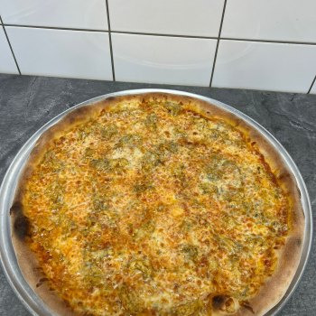 16. Polo - rajčatová omáčka, mozzarella, kuřecí maso, niva (1, 7) - foto č. 16