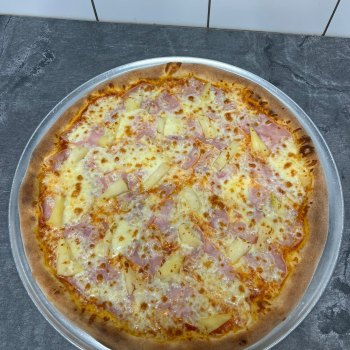 12. Hawai - rajčatová omáčka, mozzarella, šunka, ananas (1, 7) - foto č. 12