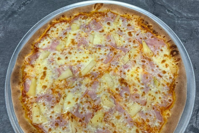 12. Hawai - rajčatová omáčka, mozzarella, šunka, ananas (1, 7) - foto č. 12