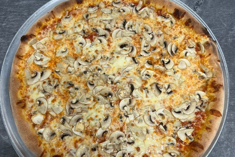 9. Al Funghi - rajčatová omáčka, mozzarella, žampiony, oregano (1, 7) - foto č. 9