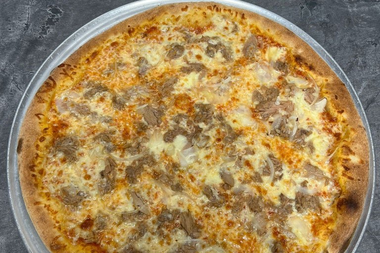 6. Al Tono - rajčatová omáčka, mozzarella, tuňák, cibule (1, 4, 7) - foto č. 6